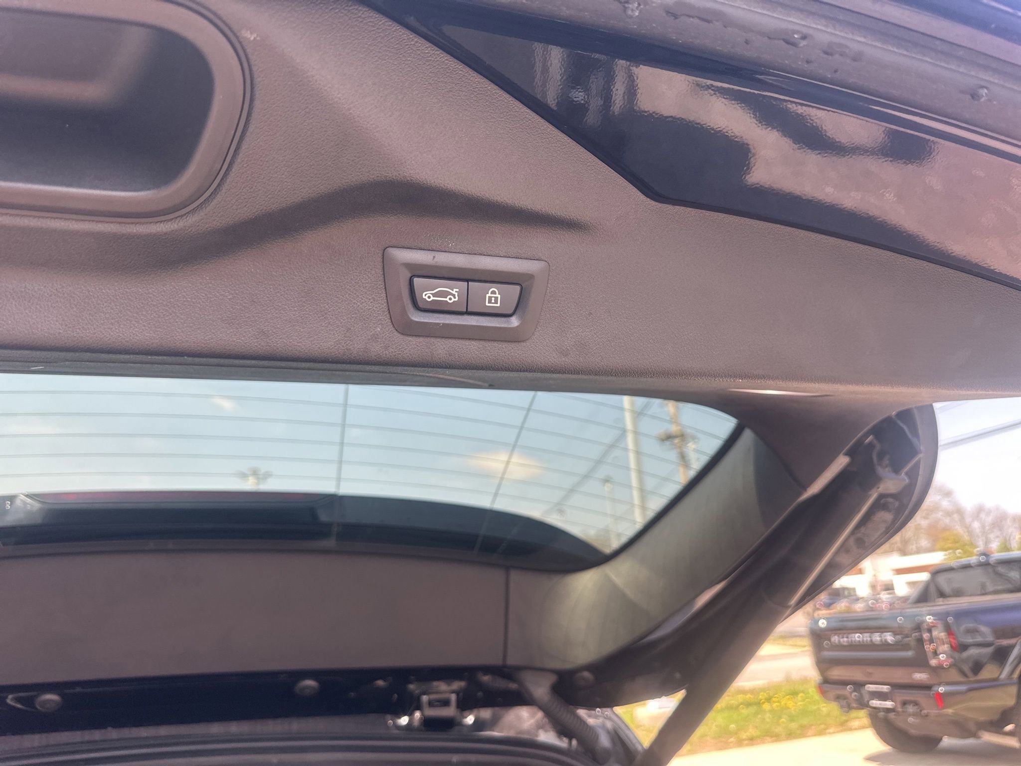 Used 2020 BMW X7 xDrive40i w/ M Sport Package image 18