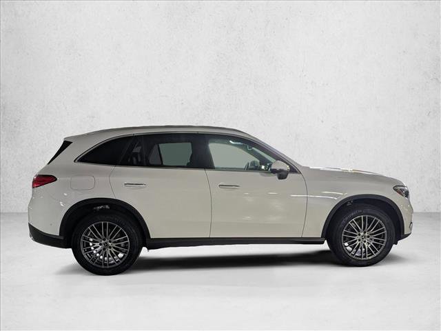 Certified 2025 Mercedes-Benz GLC 300 image 4
