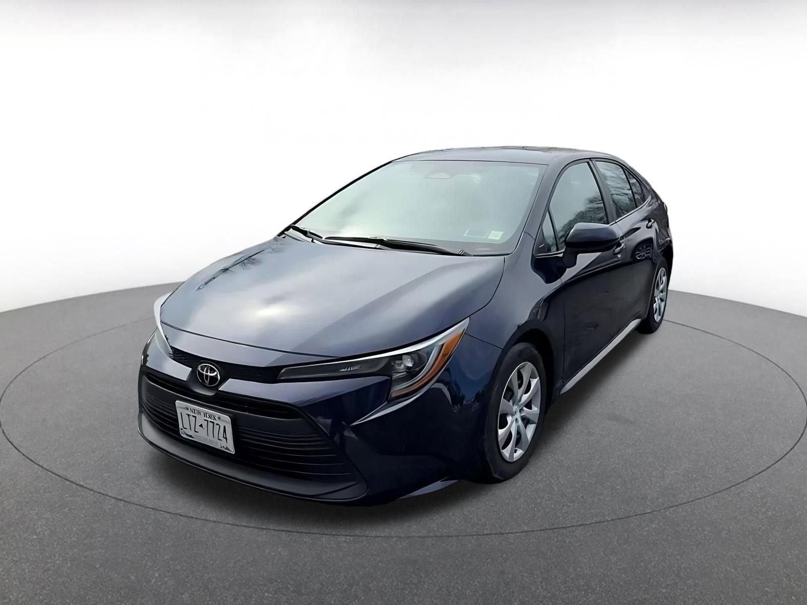 Used 2025 Toyota Corolla LE image 7