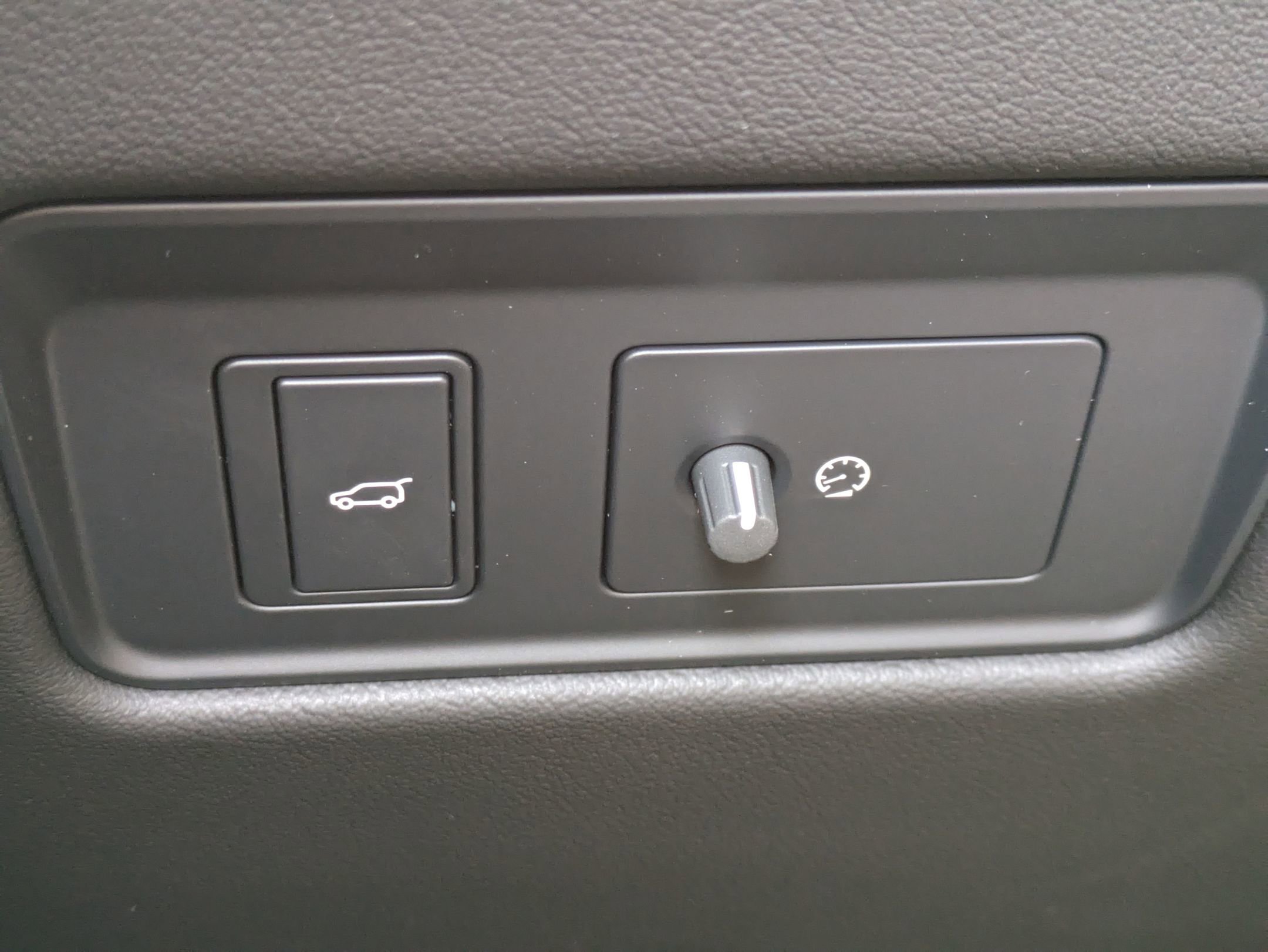 New 2026 Jaguar F-PACE R-Dynamic S image 17