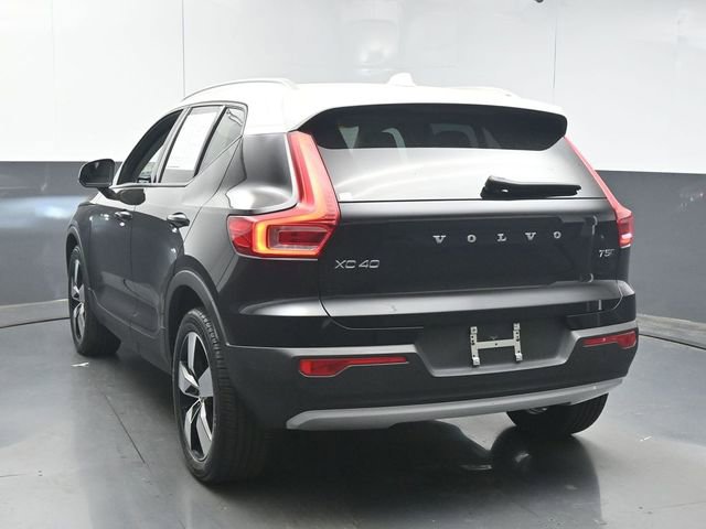 Used 2020 Volvo XC40 T5 Momentum w/ Premium Package image 6