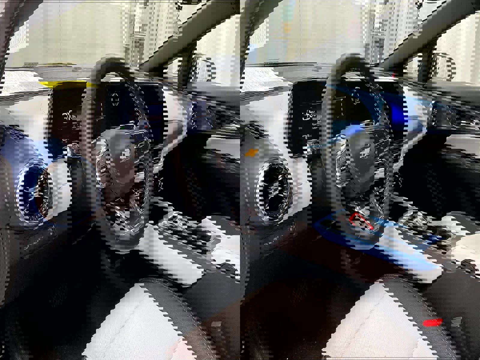 Used 2025 Chevrolet Equinox EV LT image 8