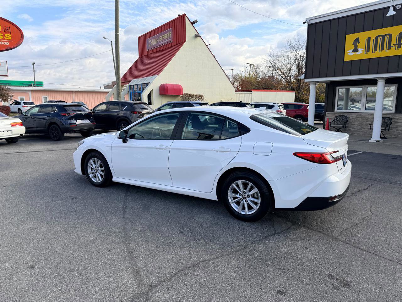 Used 2025 Toyota Camry LE FWD image 11