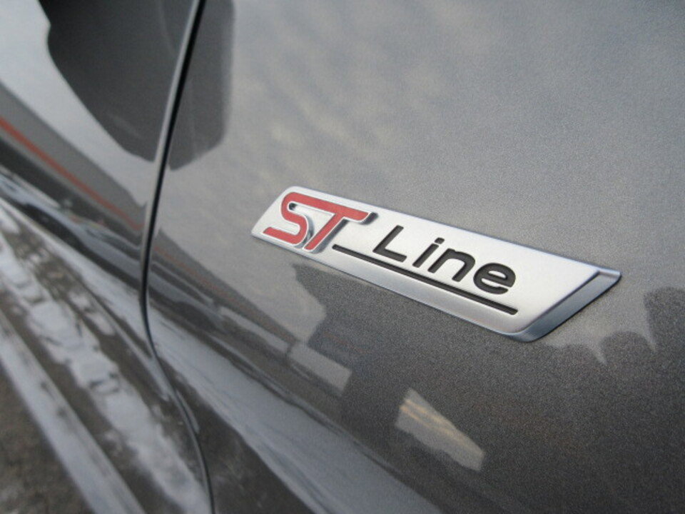 Used 2025 Ford Explorer ST-Line w/ Premium Package image 10