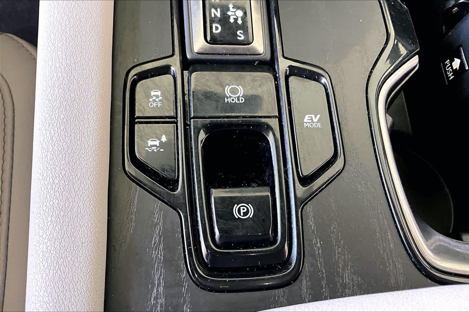 Used 2024 Lexus RX 350h w/ Accessory Package (Z1) AWD/4WD image 32