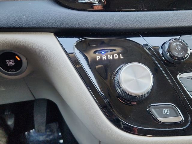 Used 2019 Chrysler Pacifica Touring-L image 45