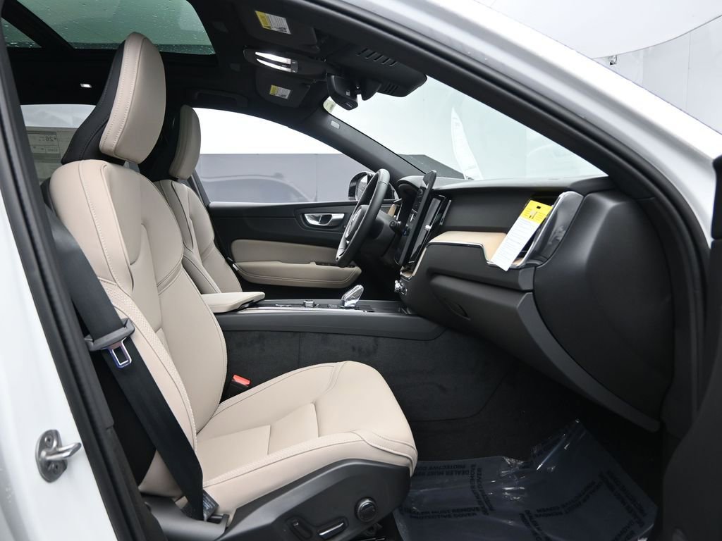 New 2026 Volvo XC60 B5 Plus w/ Protection Package Premier image 27