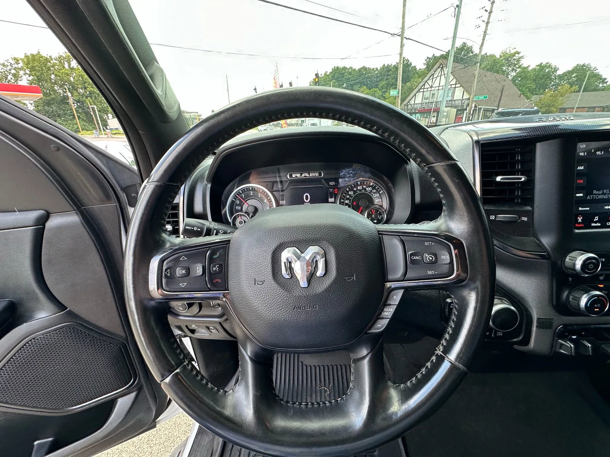 Used 2021 RAM 1500 Big Horn w/ Built-to-serve Edition image 24
