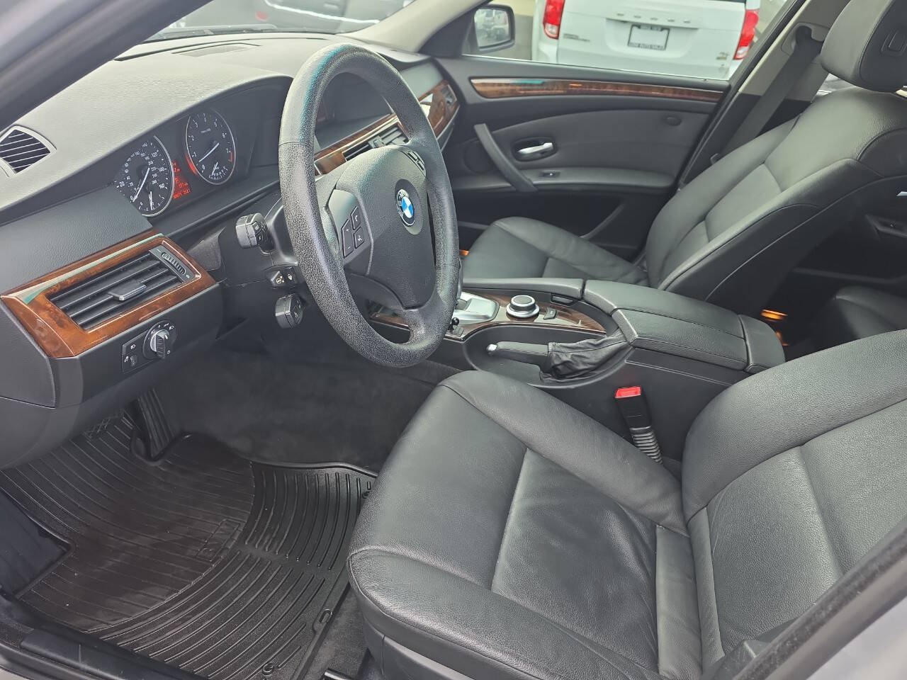 Used 2008 BMW 535xi Sedan AWD/4WD image 6