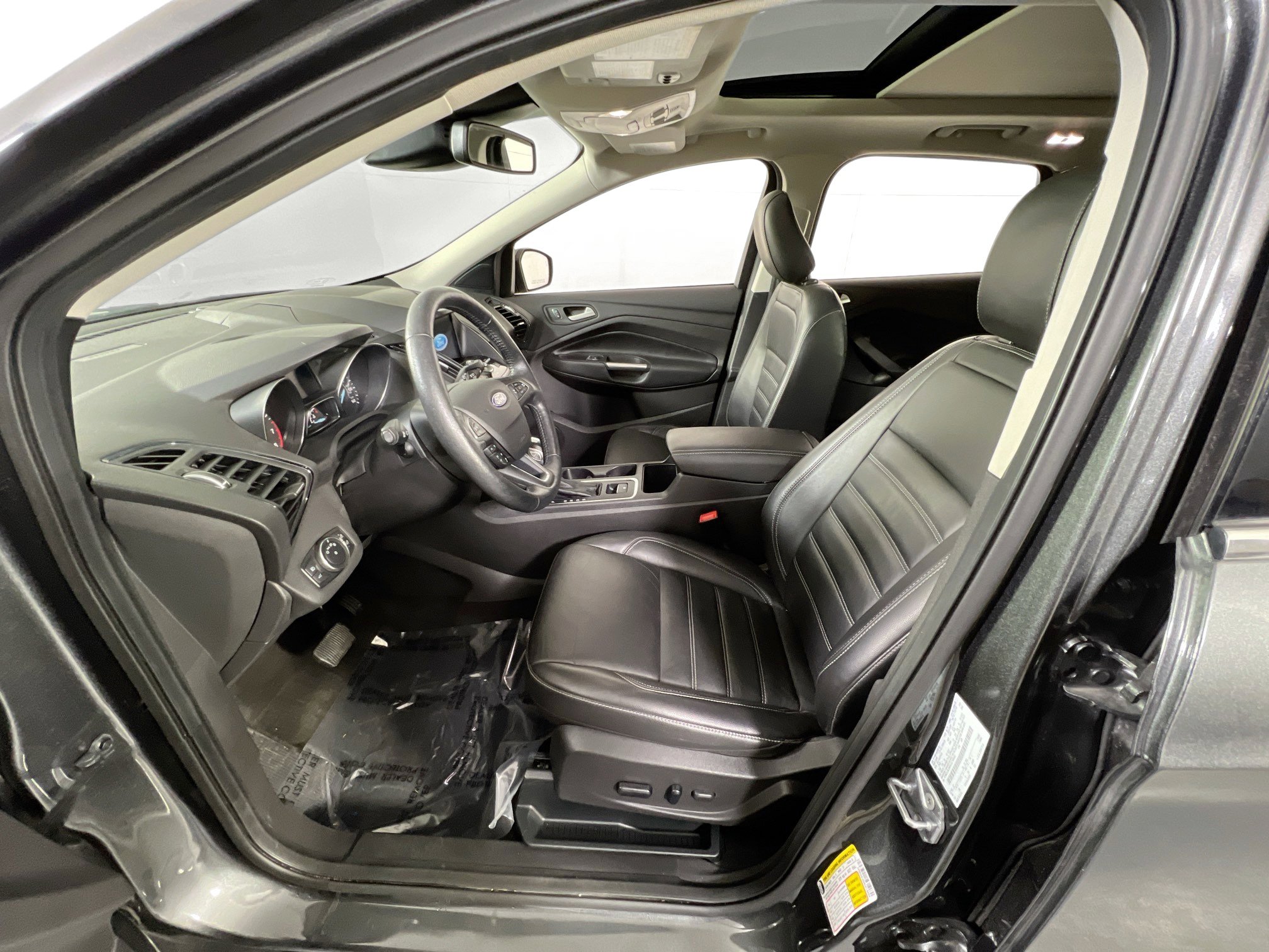 Used 2019 Ford Escape Titanium image 21