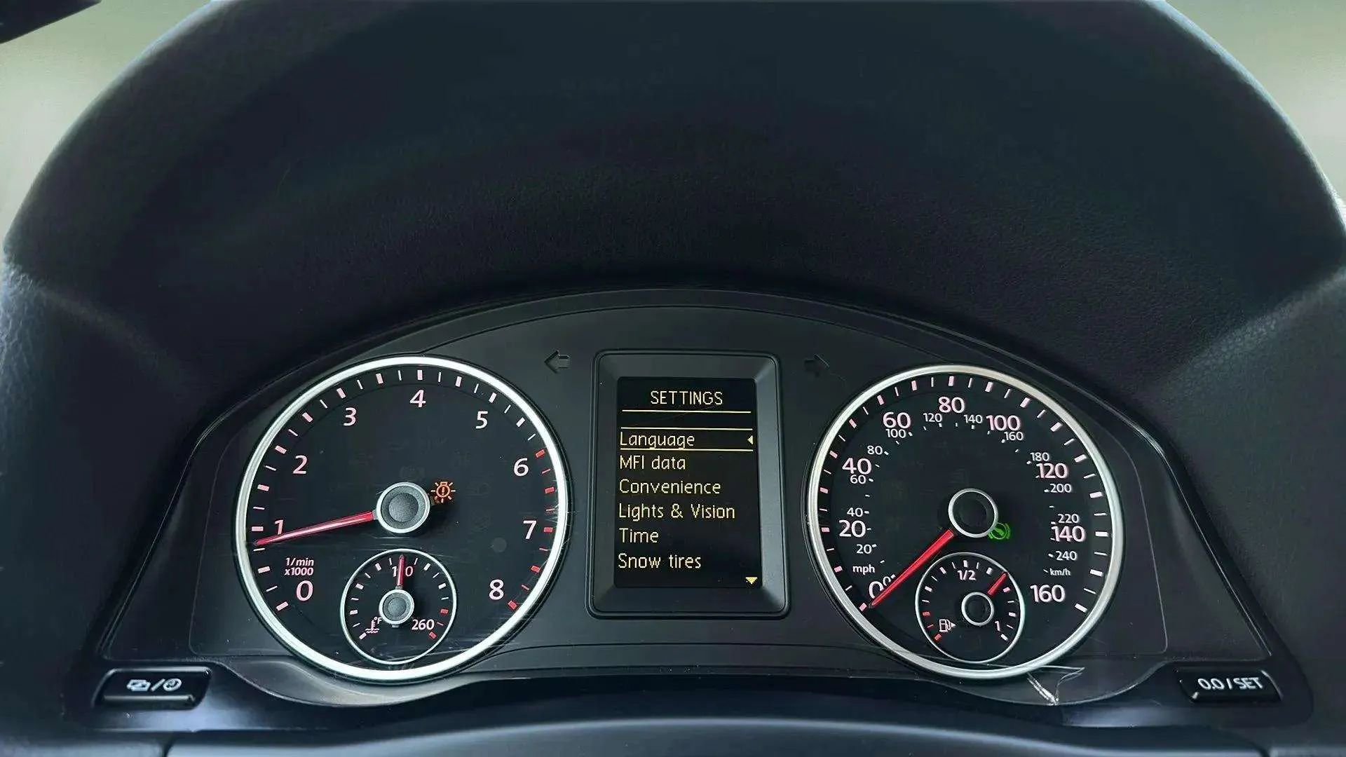 Used 2016 Volkswagen Tiguan S image 32