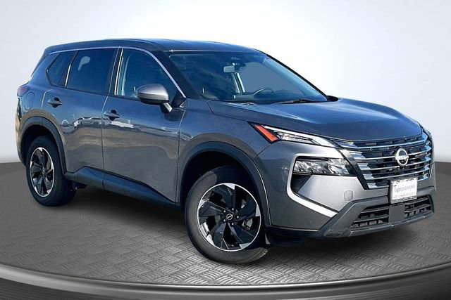 Used 2024 Nissan Rogue SV image 3