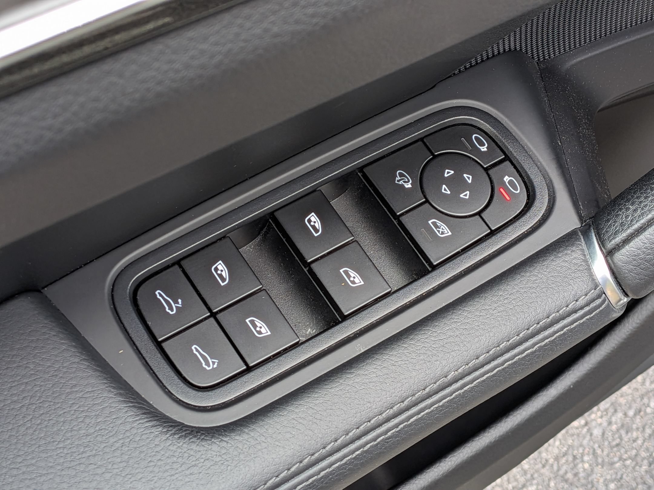Certified 2022 Porsche Cayenne Platinum Edition AWD/4WD image 24