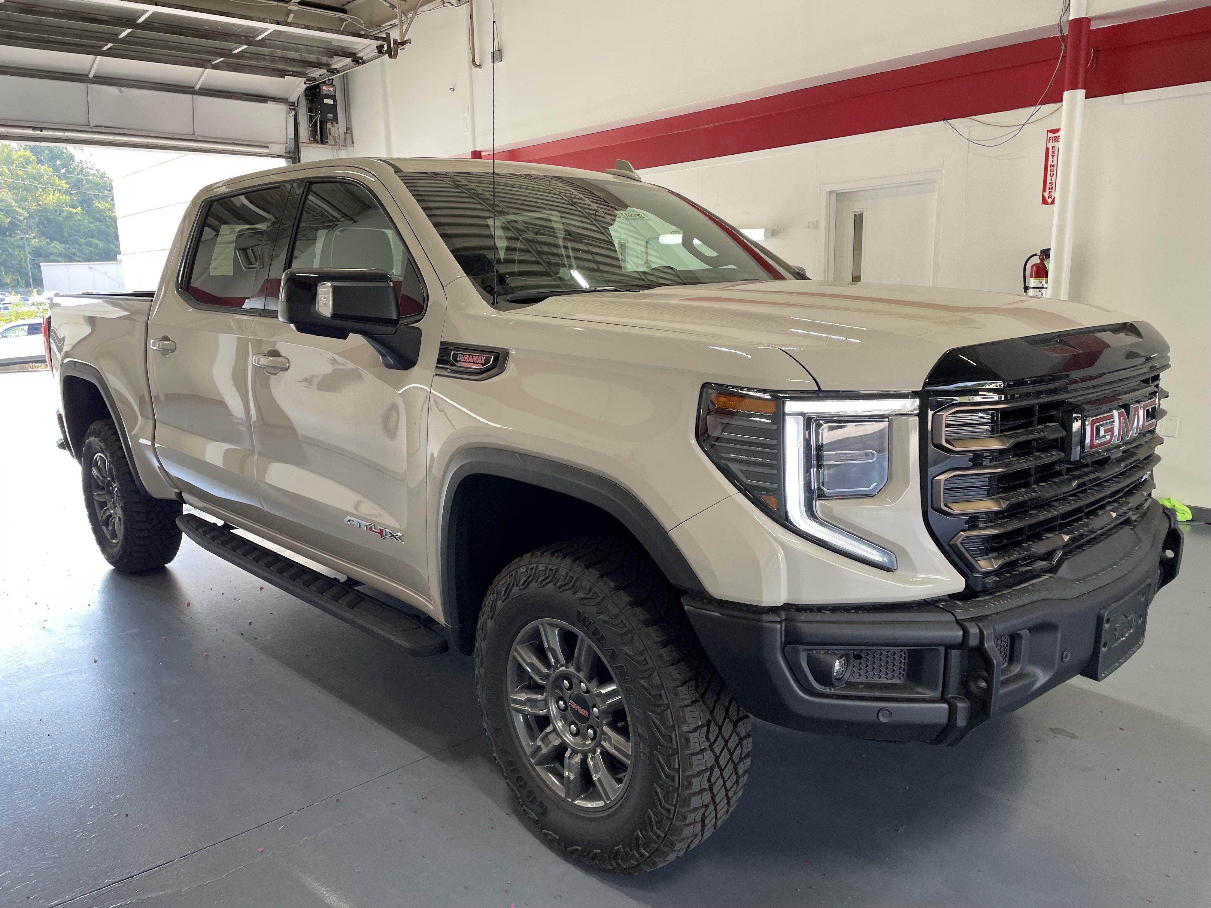 New 2026 GMC Sierra 1500 AT4X w/ LPO, Black Badging Package AWD/4WD image 3
