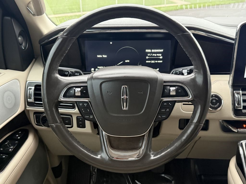 Used 2019 Lincoln Navigator Reserve image 27