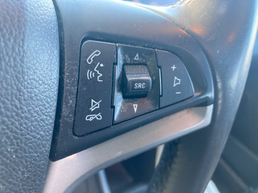 Used 2020 Chevrolet Trax LT w/ Driver Confidence Package AWD/4WD image 40