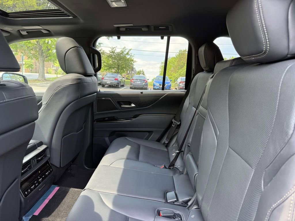 Used 2026 Lexus LX 700h Luxury w/ Accessory Package (Z1) AWD/4WD image 17