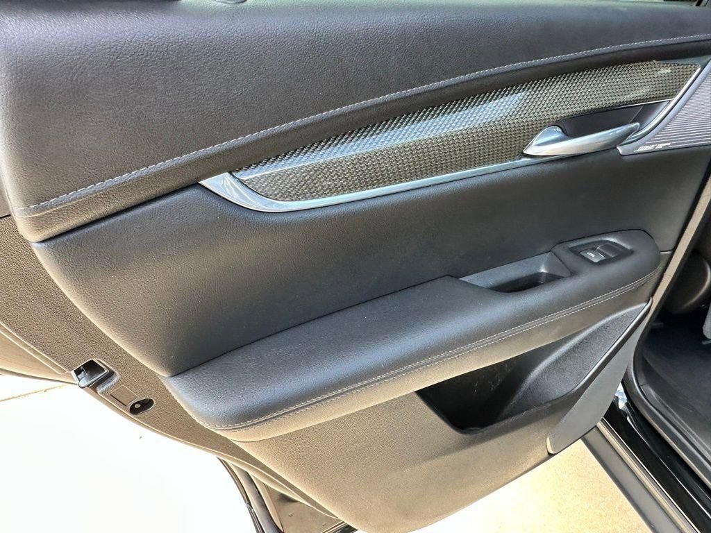 Used 2022 Cadillac XT5 Sportv w/ Technology Package image 25