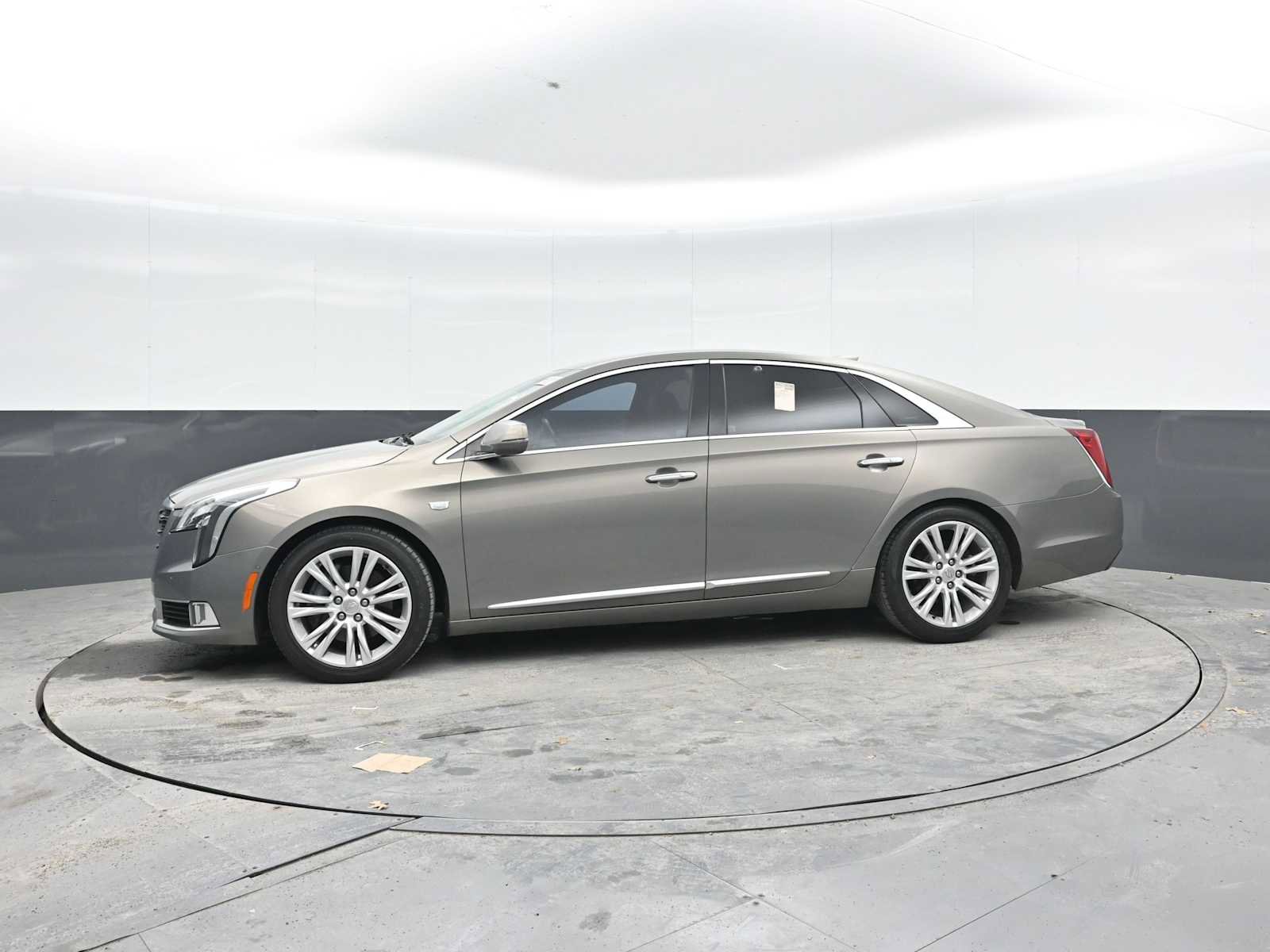 Used 2019 Cadillac XTS Luxury FWD image 3