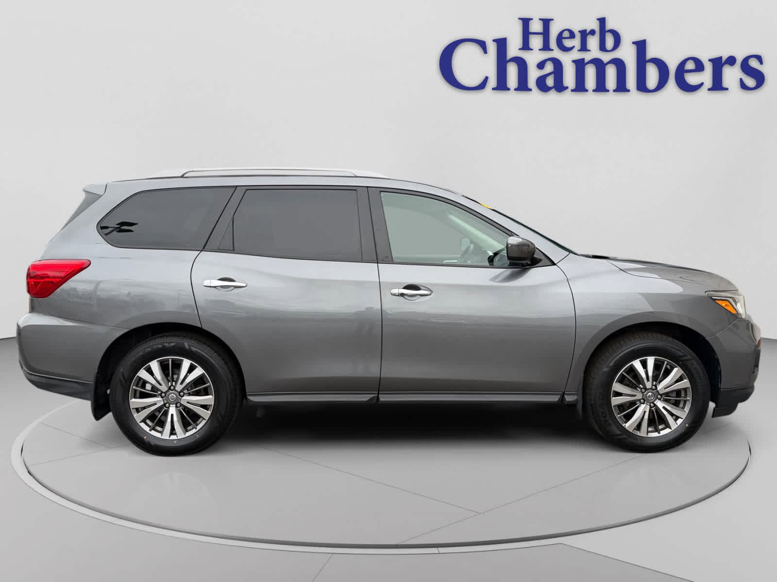 Used 2019 Nissan Pathfinder SV w/ SV Tech Package AWD/4WD image 12