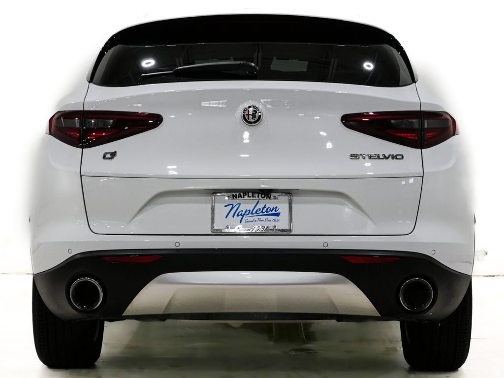 Used 2020 Alfa Romeo Stelvio AWD w/ Cold Weather Package image 7