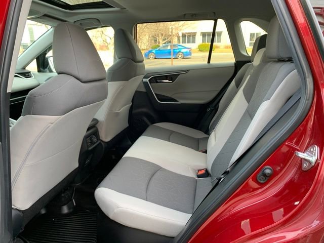 Used 2022 Toyota RAV4 XLE w/ Convenience Package image 28