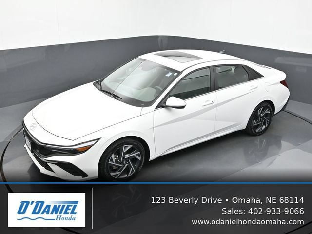 Used 2024 Hyundai Elantra SEL w/ Convenience Package FWD image 16