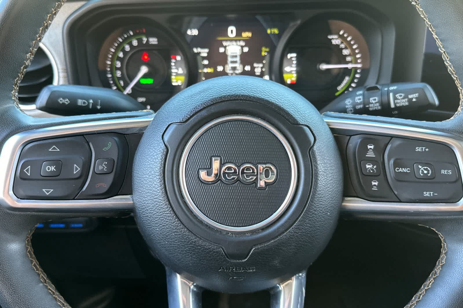 Used 2024 Jeep Wrangler Unlimited Sahara AWD/4WD image 24