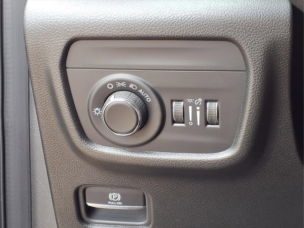 New 2026 Jeep Grand Cherokee Altitude AWD/4WD image 19