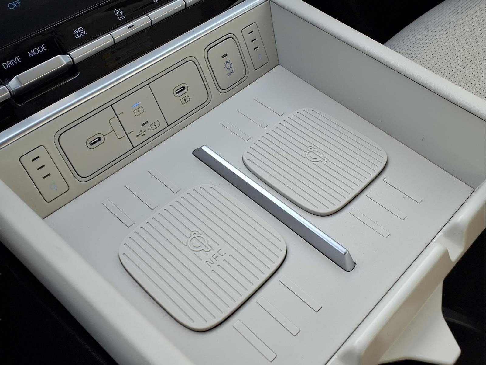 Used 2024 Hyundai Santa Fe Calligraphy image 18