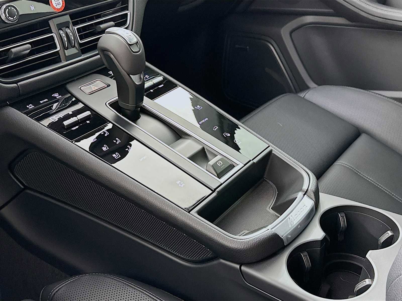 New 2026 Porsche Macan AWD/4WD image 20