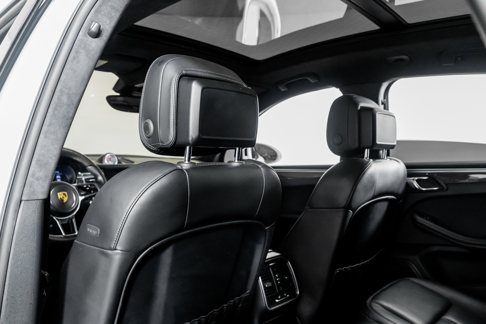 Used 2017 Porsche Macan S image 34