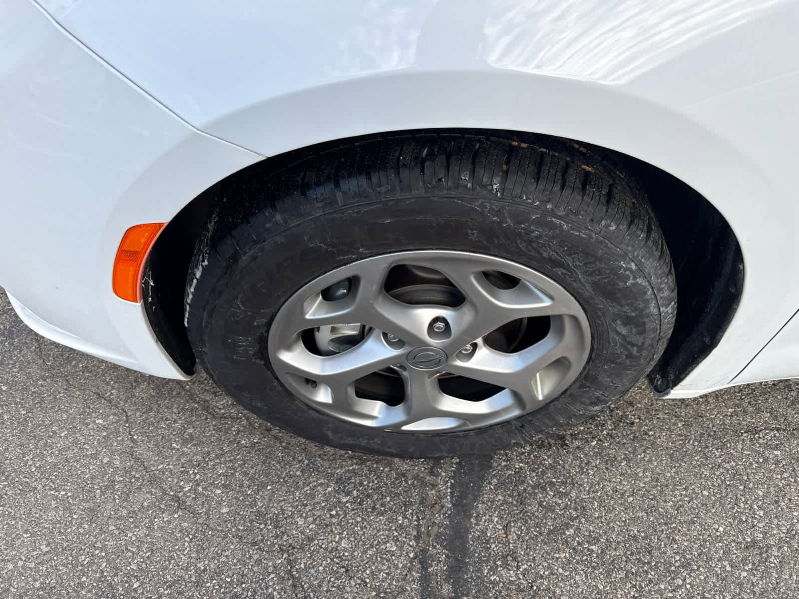 Used 2024 Chrysler Pacifica Limited image 2