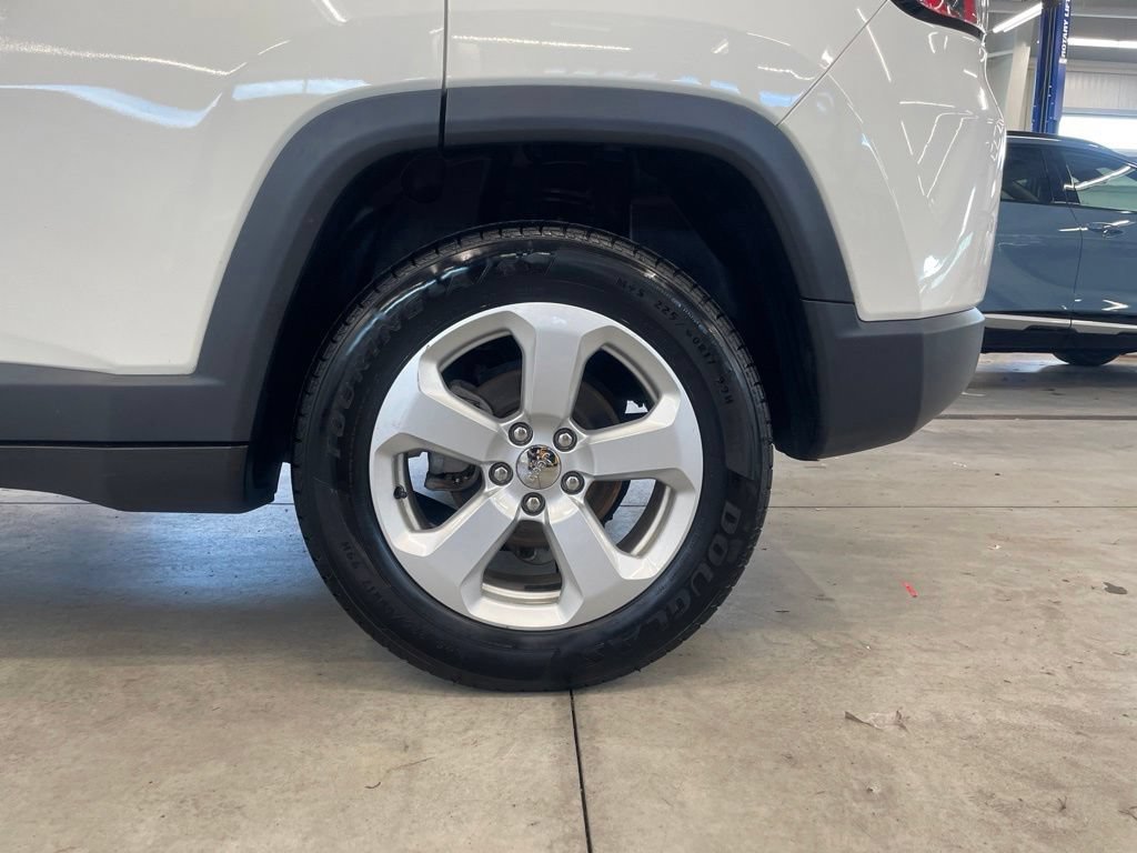 Used 2020 Jeep Compass Latitude w/ Cold Weather Group AWD/4WD image 32