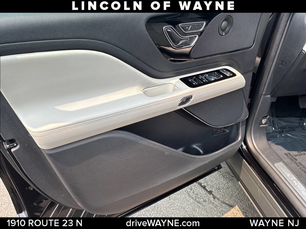 Certified 2025 Lincoln Aviator Reserve w/ Illumination Package AWD/4WD image 13