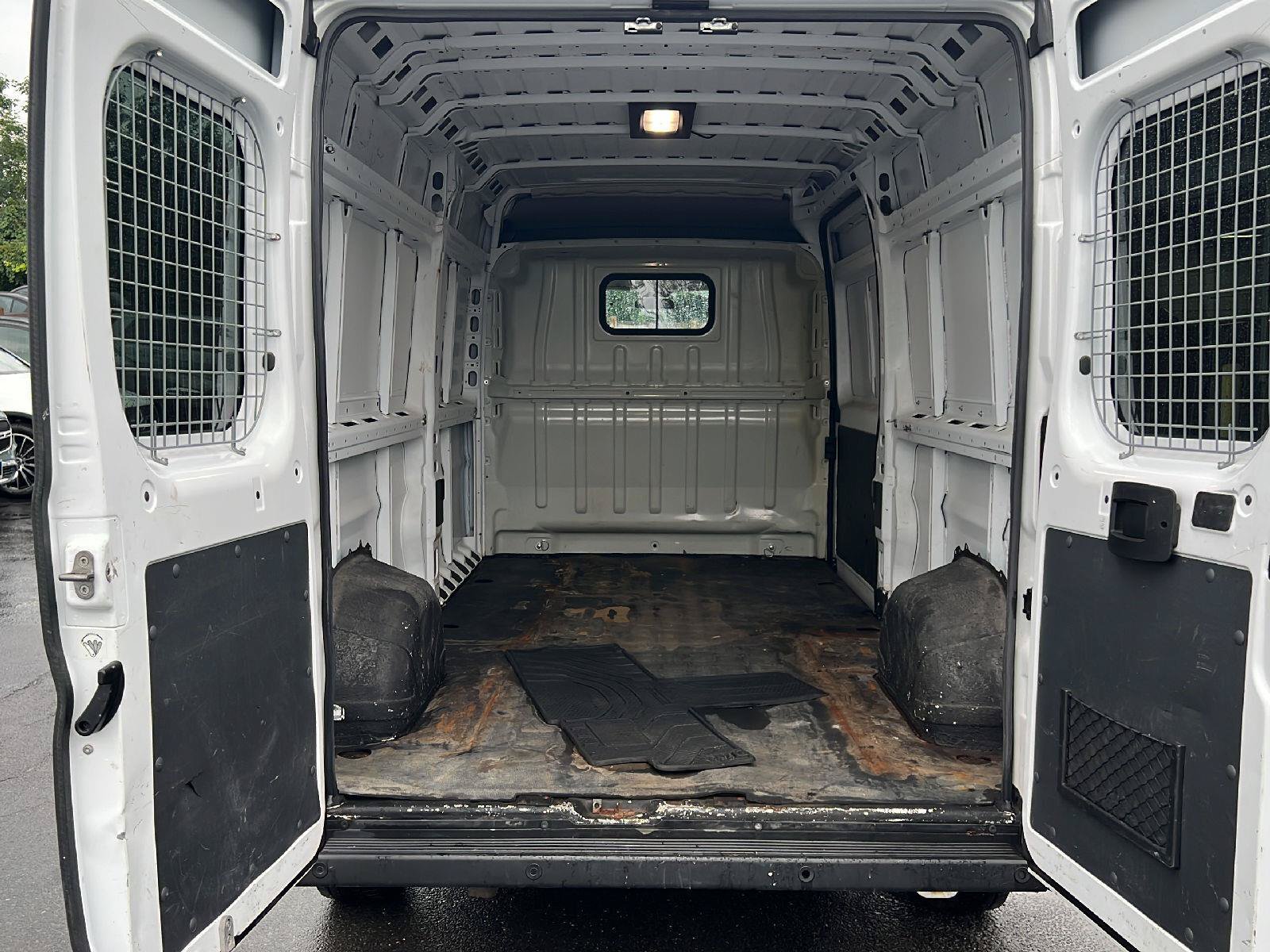 Used 2021 RAM ProMaster 2500 w/ Convenience Group FWD image 7