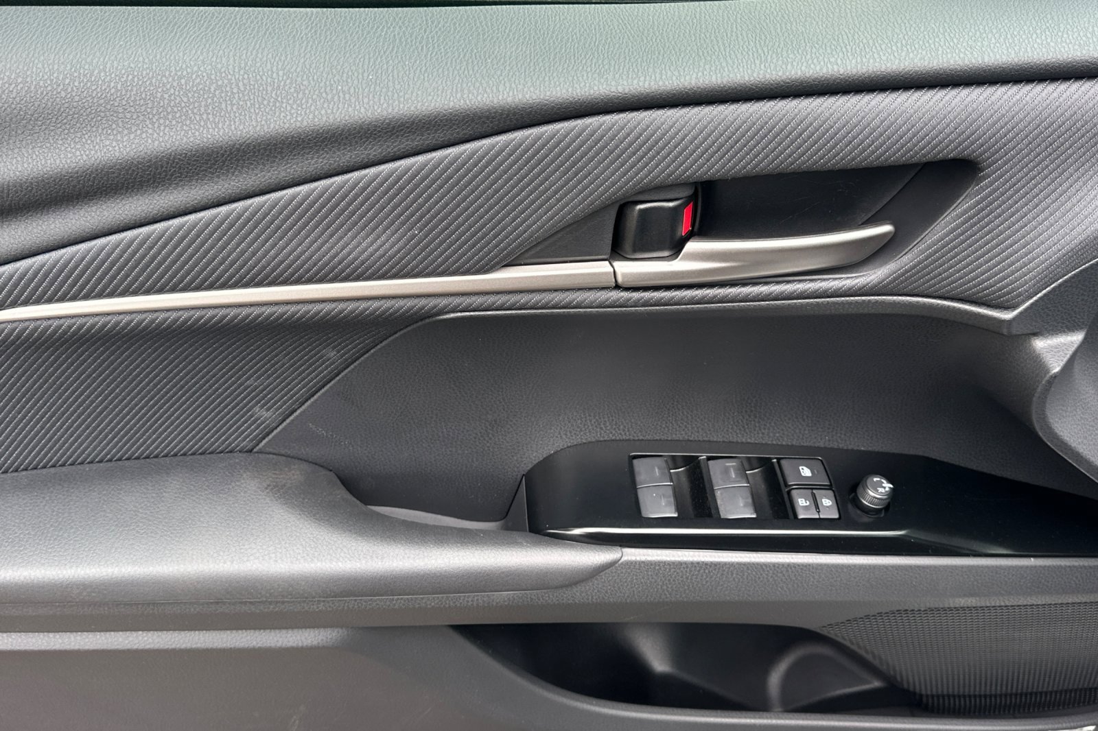 New 2026 Toyota Camry Hybrid image 11