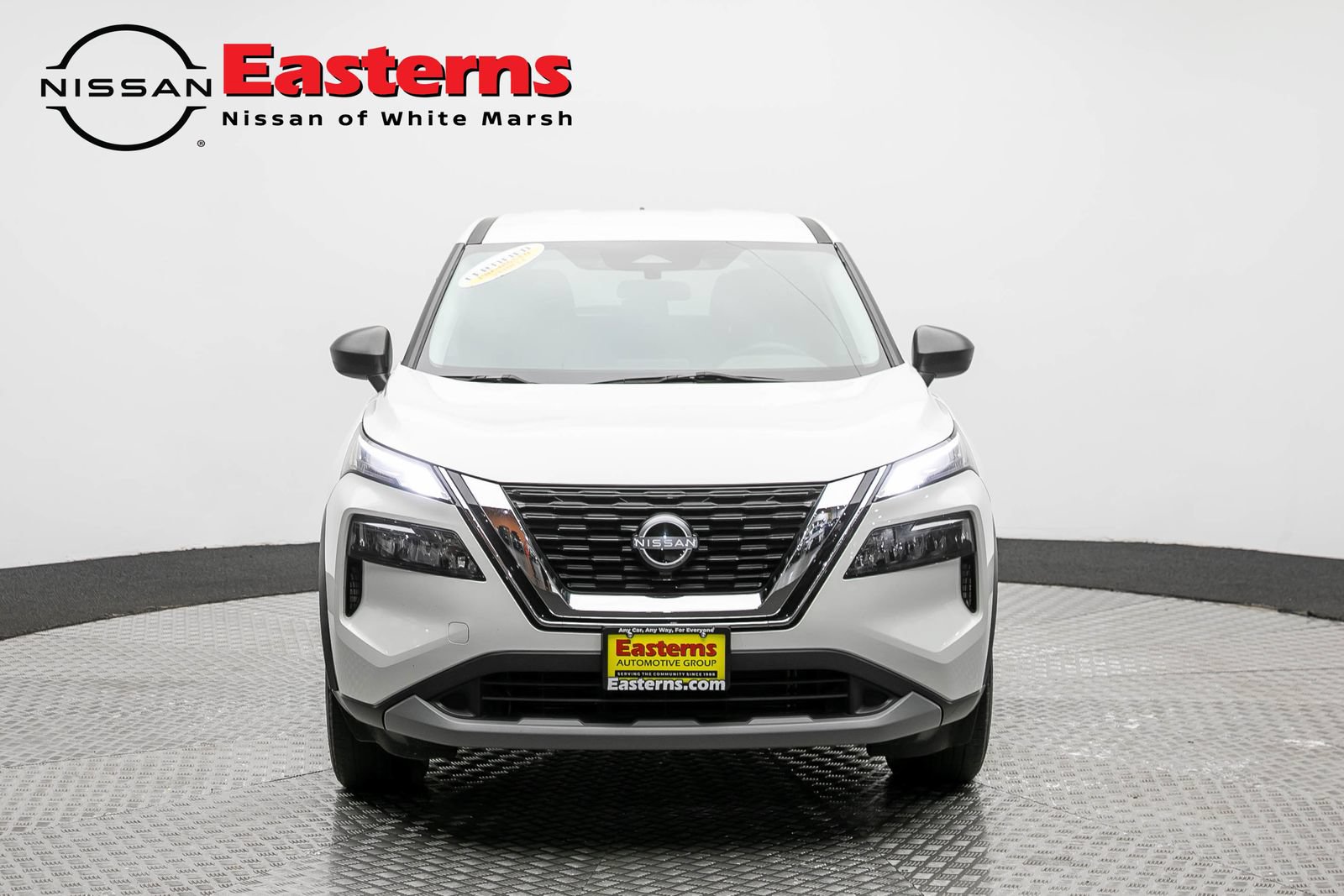 Used 2023 Nissan Rogue S FWD image 2