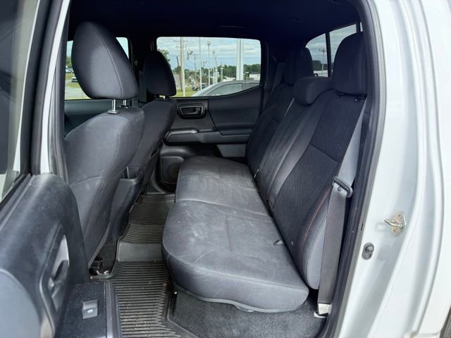 Used 2019 Toyota Tacoma TRD Off-Road AWD/4WD image 14