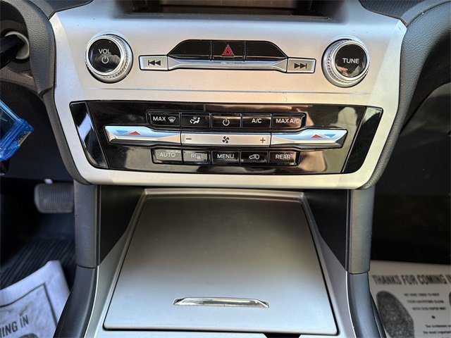 Used 2022 Ford Explorer 4WD w/ Class IV Trailer Tow Package image 22