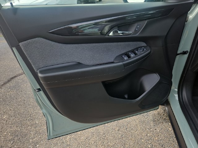 Used 2025 Chevrolet TrailBlazer LS FWD image 11