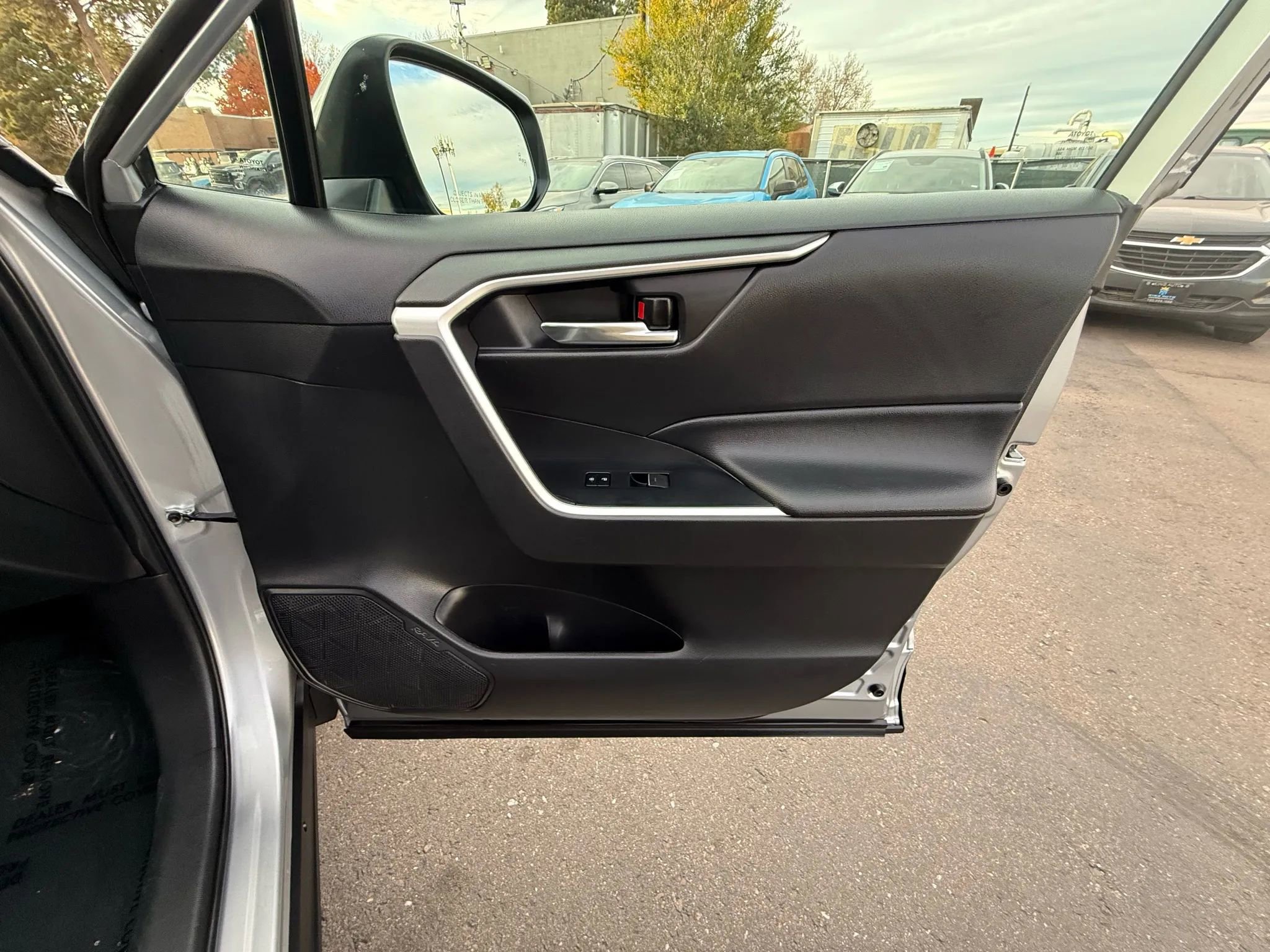 Used 2024 Toyota RAV4 XLE image 25