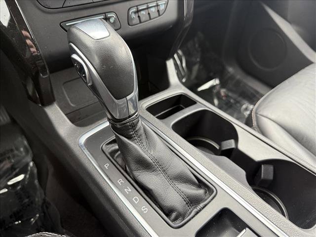 Used 2019 Ford Escape Titanium image 16