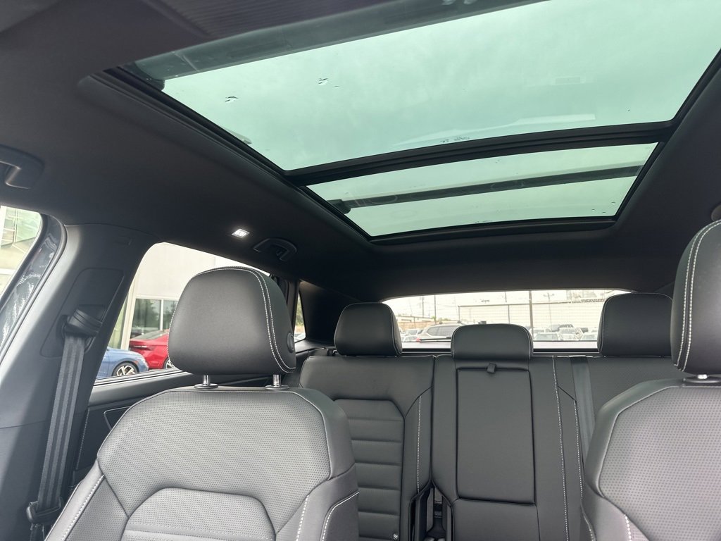 New 2025 Volkswagen Atlas Cross Sport SEL image 24