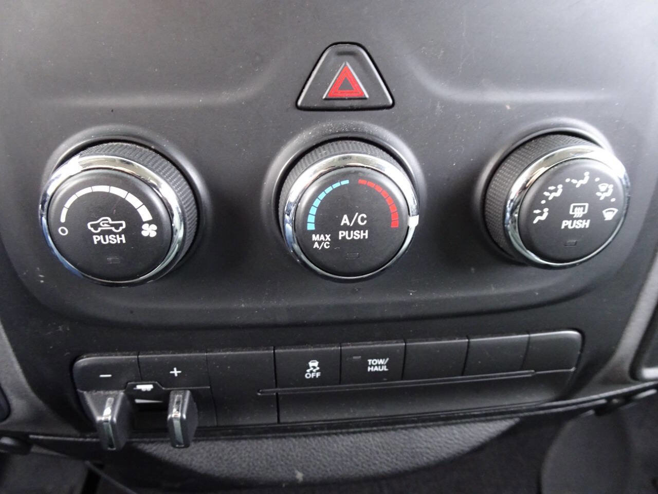 Used 2017 RAM 1500 Express image 26