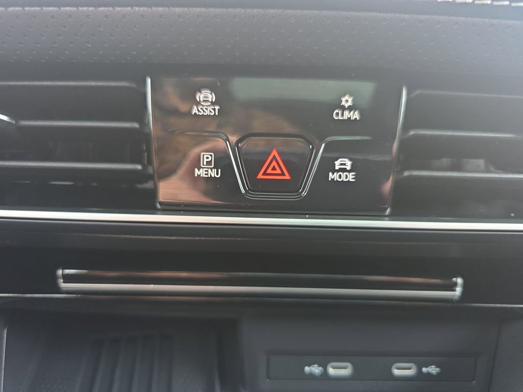 Used 2025 Volkswagen Atlas SE AWD/4WD image 31
