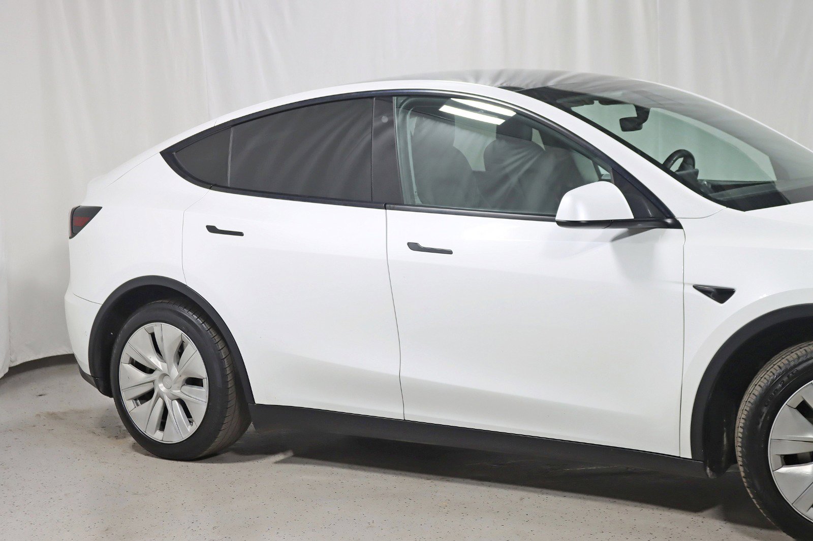 Used 2020 Tesla Model Y Long Range image 3