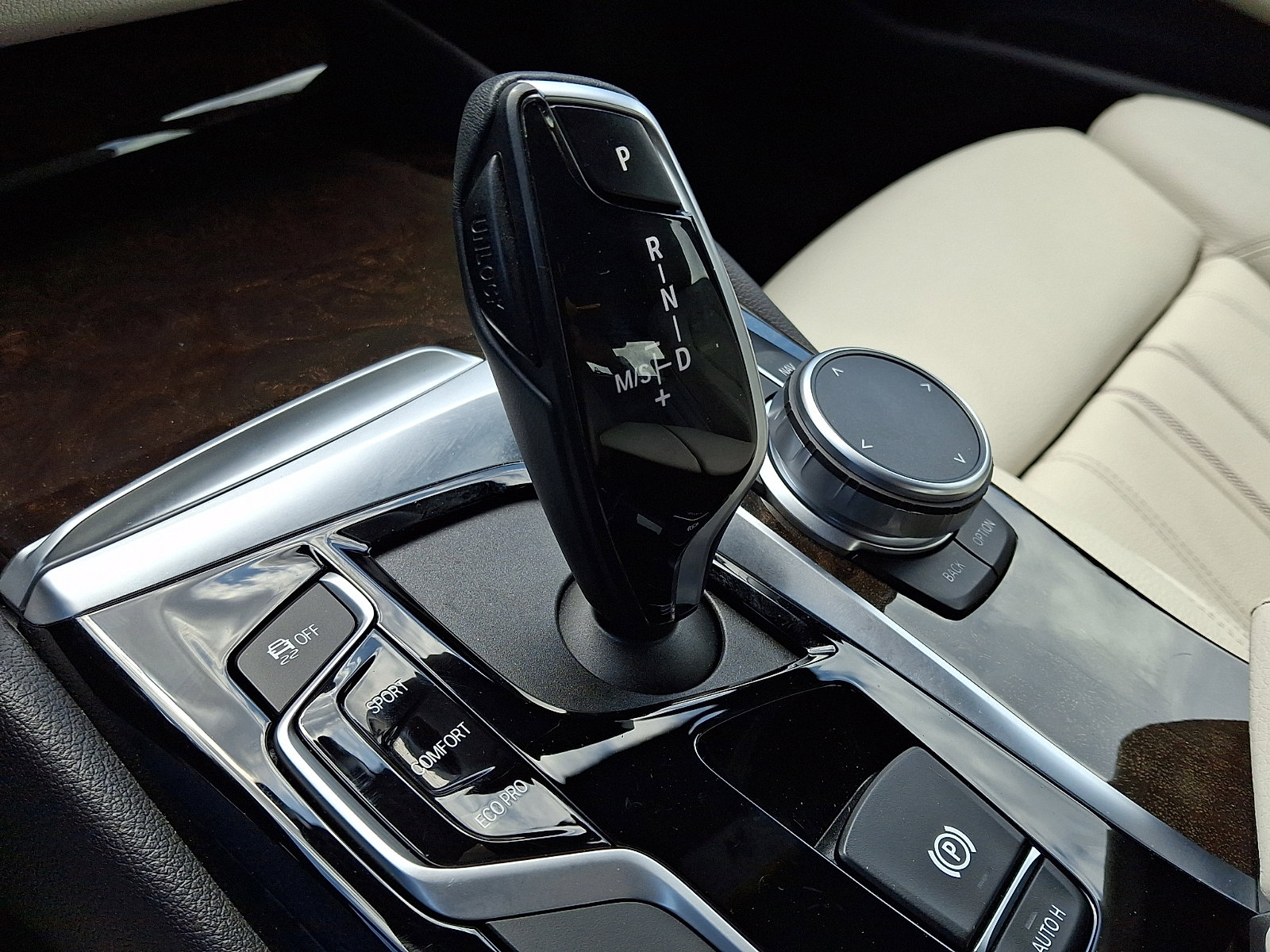 Used 2019 BMW 530i xDrive AWD/4WD image 15