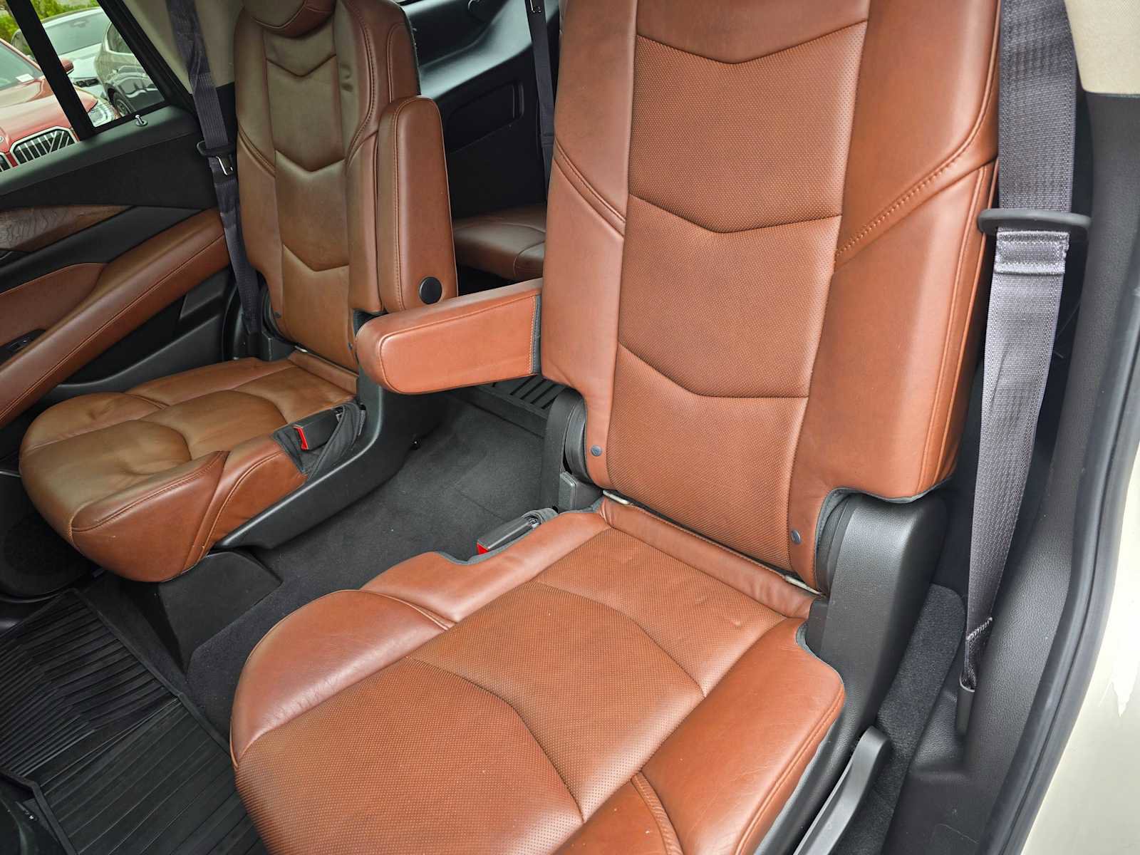 Used 2015 Cadillac Escalade Premium AWD/4WD image 17