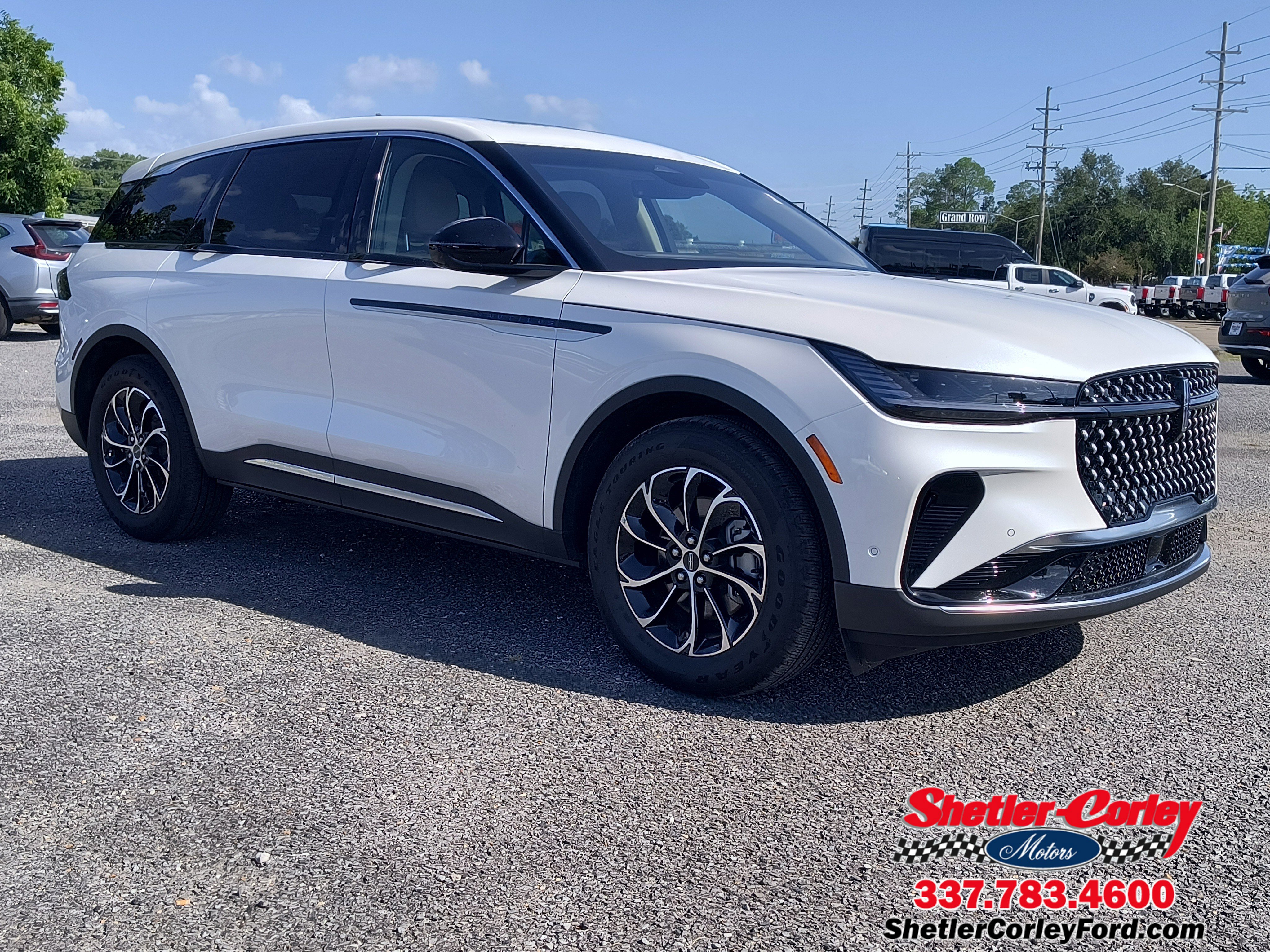 Used 2024 Lincoln Nautilus Premier w/ Equipment Group 102A image 11